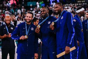 美记：现役75大退役后大概率都能进名人堂 詹杜库登威 炮字眉卡表