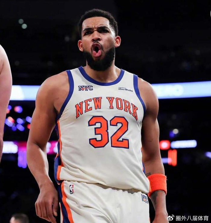 半岛体育官方网站-布伦森19+5+9唐斯两双，吉迪梦游拖后腿，尼克斯送公牛9连败|卡尔-安东尼-唐斯|尼古拉-武切维奇|科比-布莱恩特|纽约尼克斯队|芝加哥公牛队_新浪体育_新浪新闻